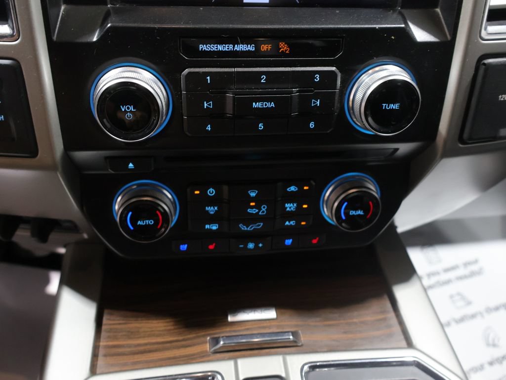 Used 2015 Ford F150 Lariat w/ Equipment Group 502A Luxury AWD/4WD image 27