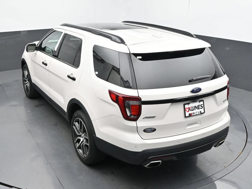 Used 2017 Ford Explorer Sport w/ Equipment Group 401A AWD/4WD image 39