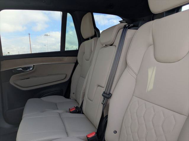 New 2026 Volvo XC90 B6 Plus w/ Protection Package Premier AWD/4WD image 12