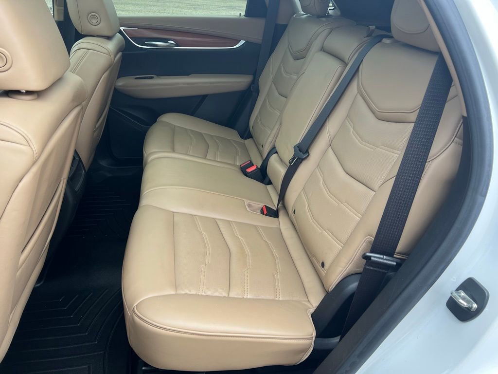 Used 2017 Cadillac XT5 Platinum w/ Driver Assist Package image 24