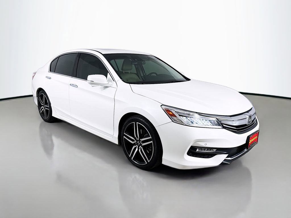 Used 2017 Honda Accord Touring image 1