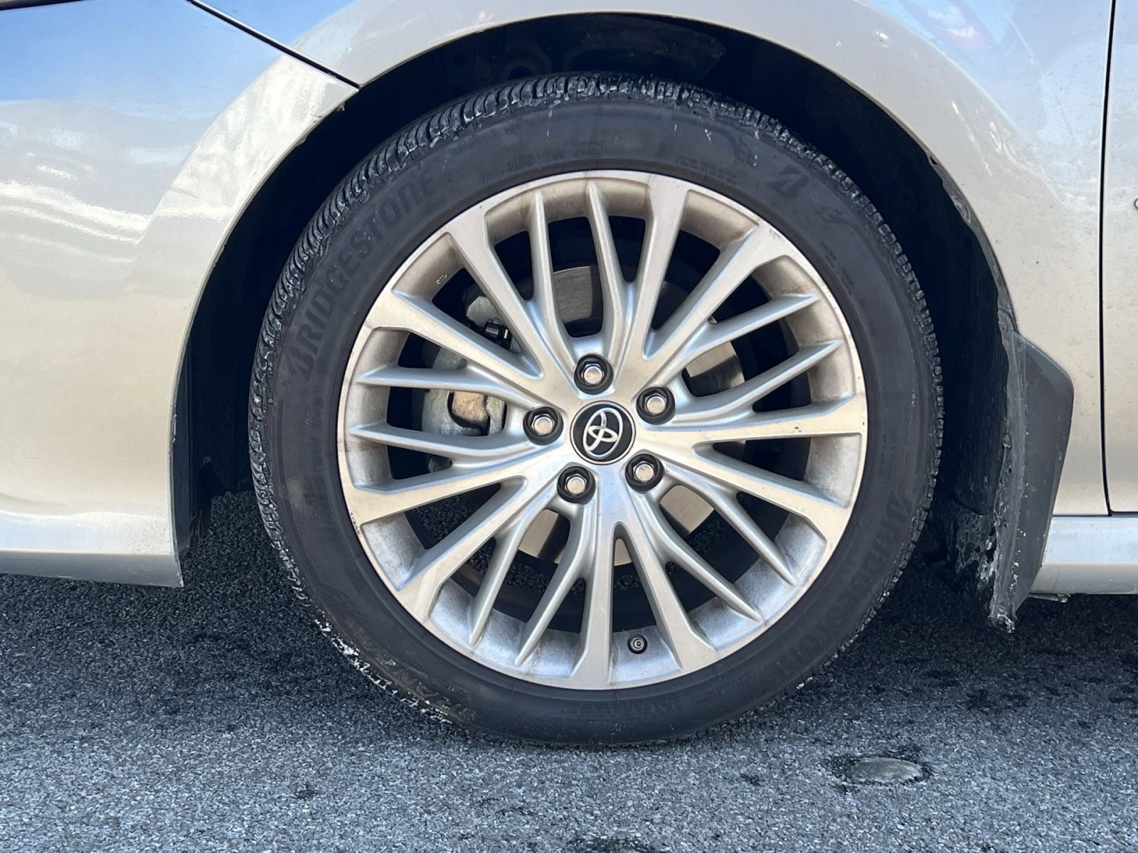 Used 2018 Toyota Camry XLE image 10