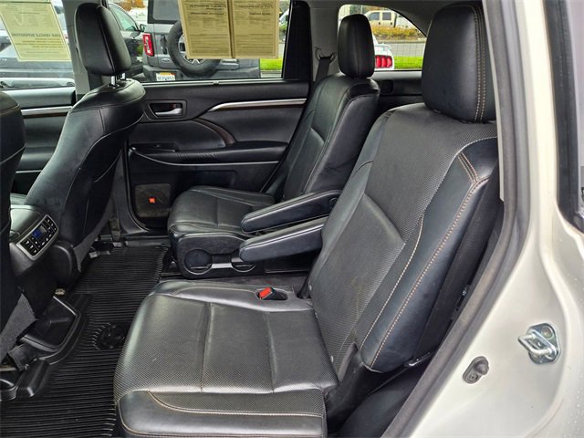 Used 2016 Toyota Highlander Limited Platinum image 7