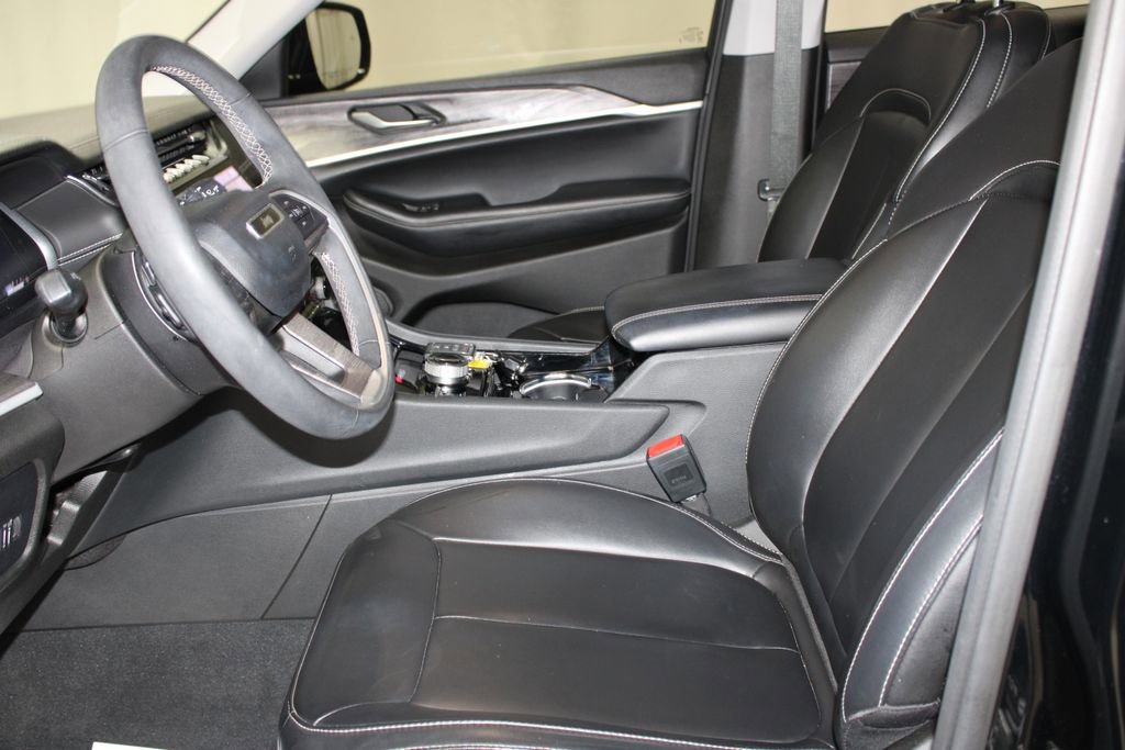 Used 2023 Jeep Grand Cherokee Limited image 12