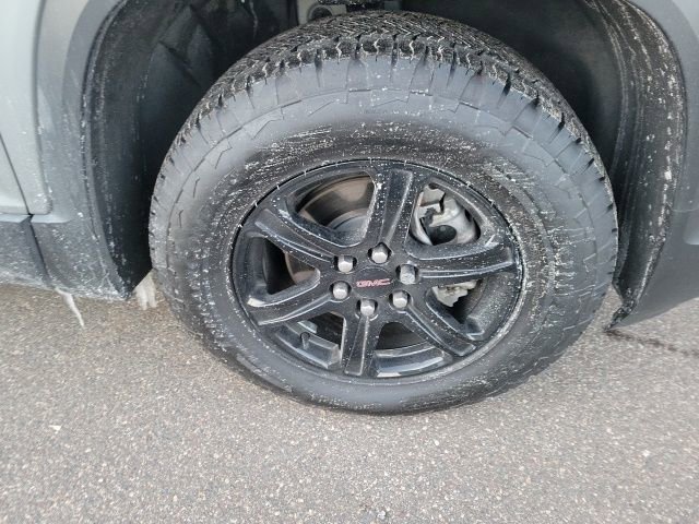 Used 2023 GMC Acadia AT4 image 32