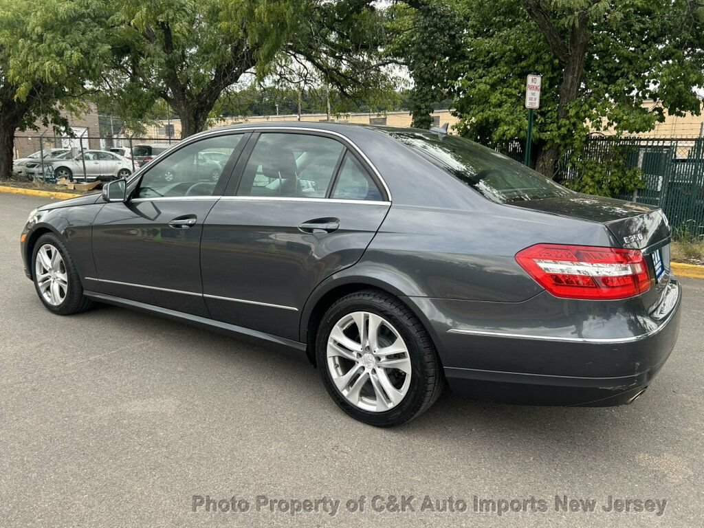 Used 2010 Mercedes-Benz E 350 4MATIC Sedan image 10