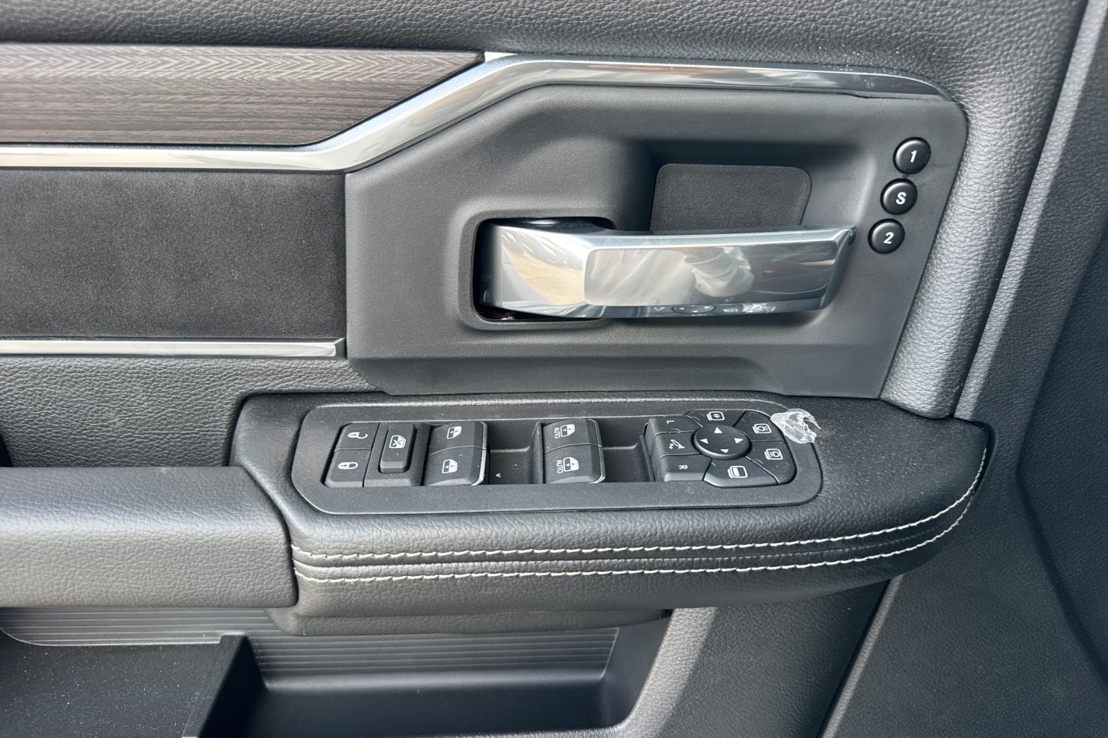 New 2026 RAM 3500 Laramie w/ Night Edition AWD/4WD image 10