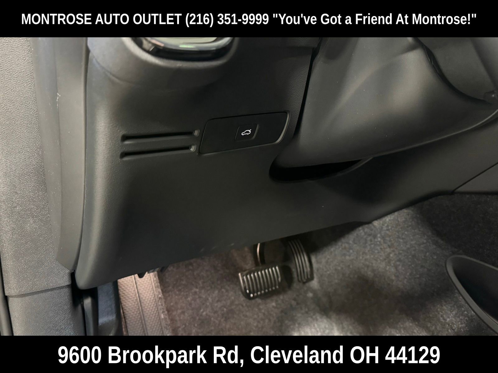 New 2026 Volvo XC40 B5 Core w/ Protection Package Premier image 15