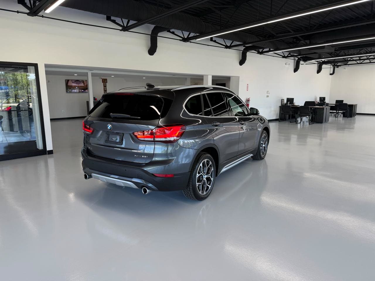 Used 2020 BMW X1 xDrive28i AWD/4WD image 5