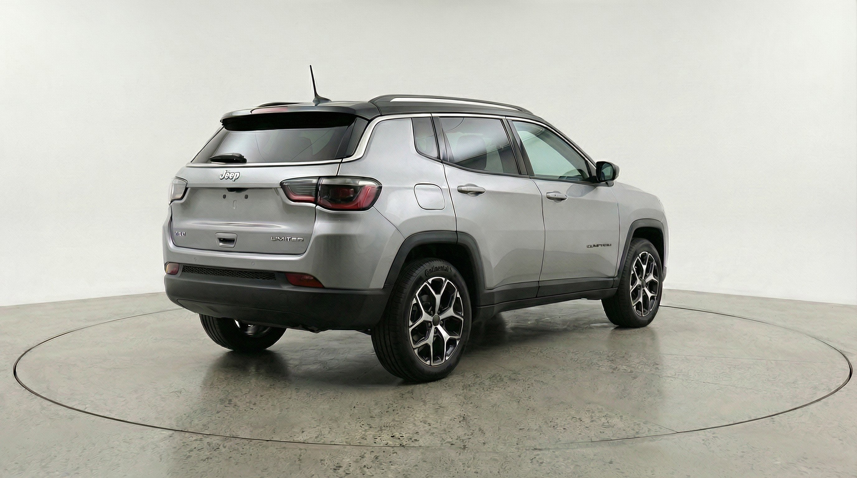 Used 2025 Jeep Compass Limited AWD/4WD image 9