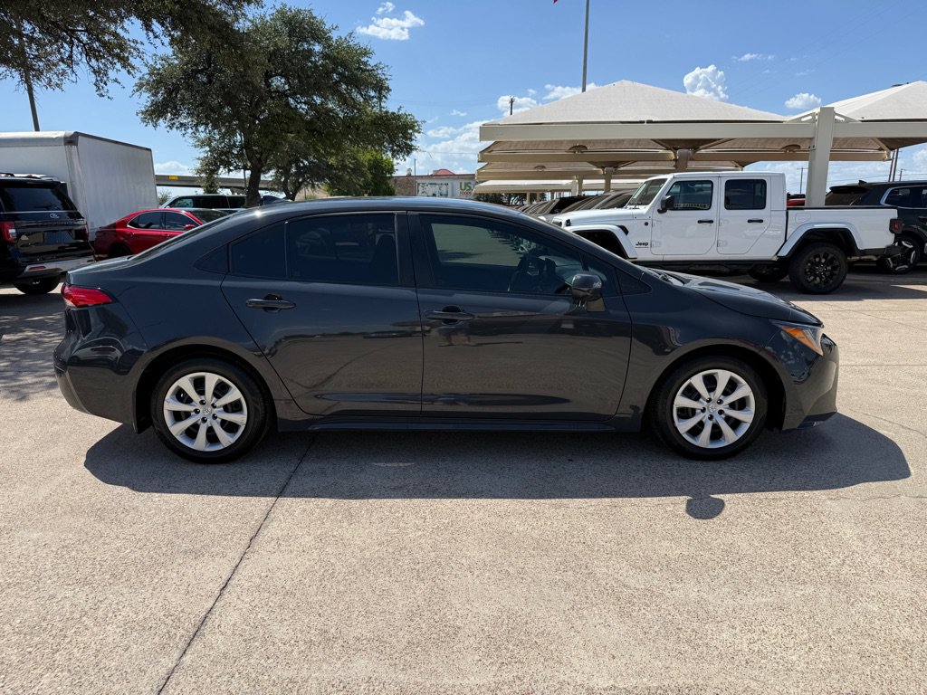 Used 2026 Toyota Corolla LE FWD image 8