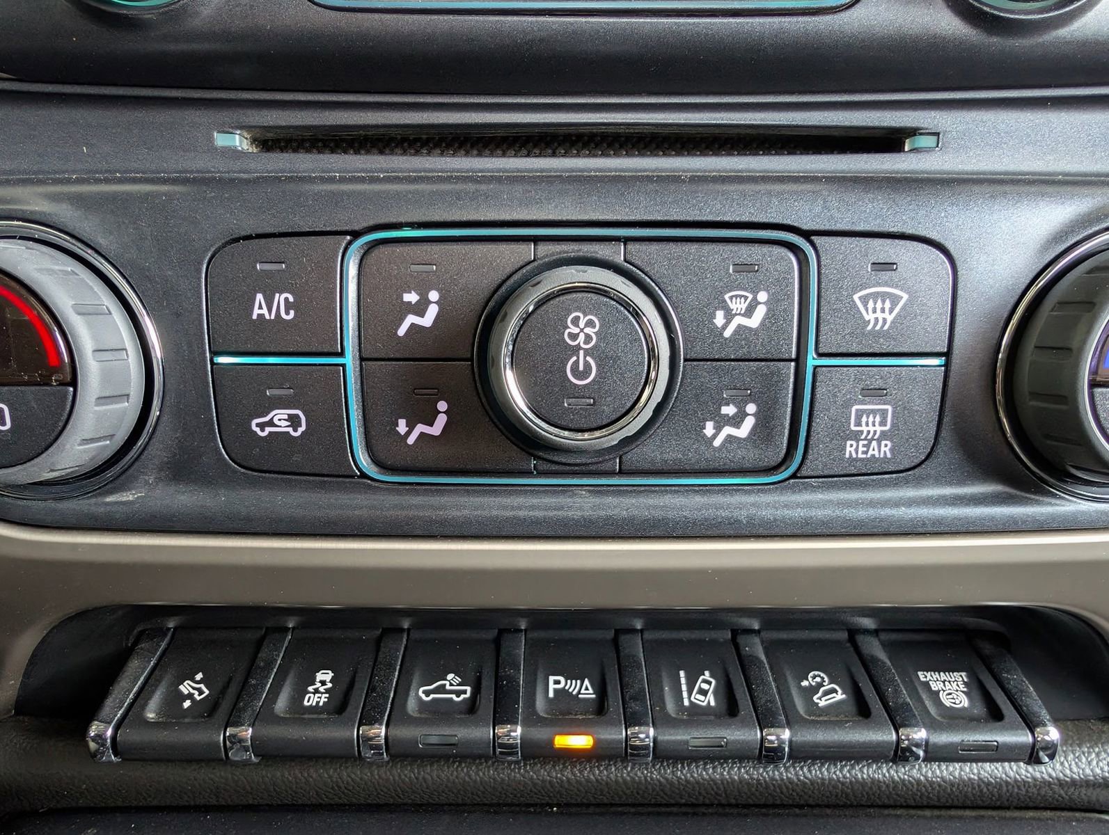 Used 2019 GMC Sierra 3500 Denali image 23