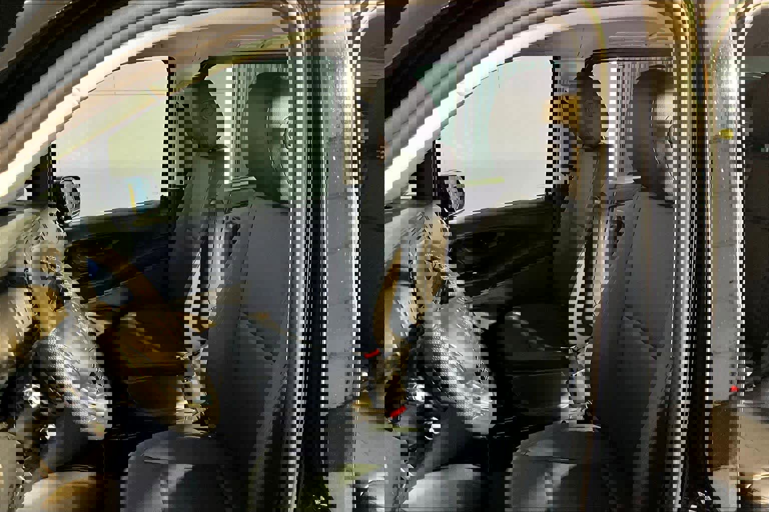 Used 2023 Mercedes-Benz Metris Passenger image 9