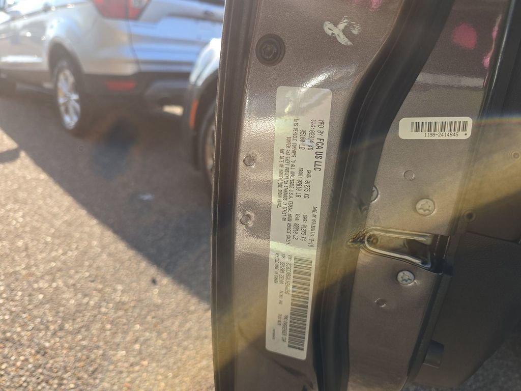 Used 2018 Chrysler 300 S w/ 300S Premium Group image 17