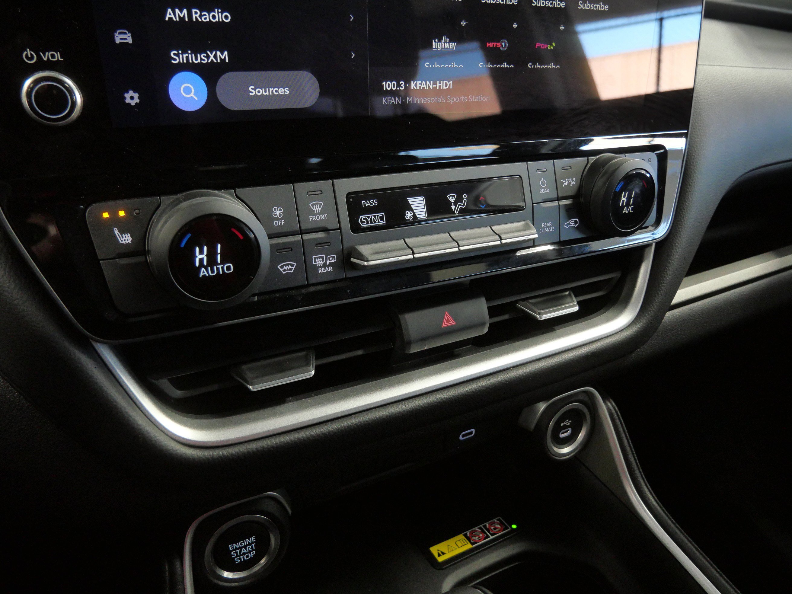 Certified 2025 Toyota Grand Highlander AWD image 24