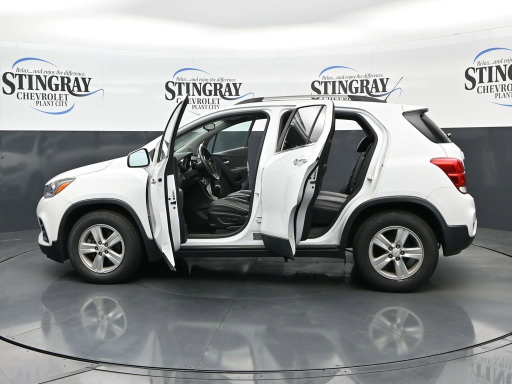 Used 2020 Chevrolet Trax LT w/ LT Convenience Package FWD image 37