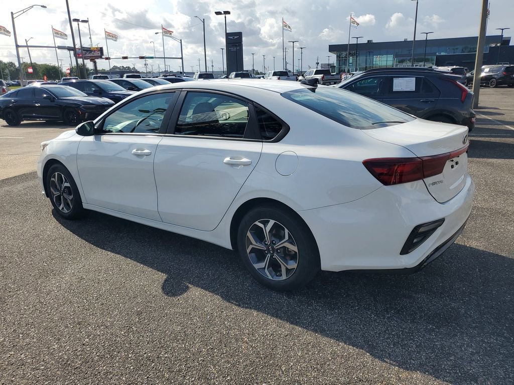 Used 2021 Kia Forte LXS FWD image 3