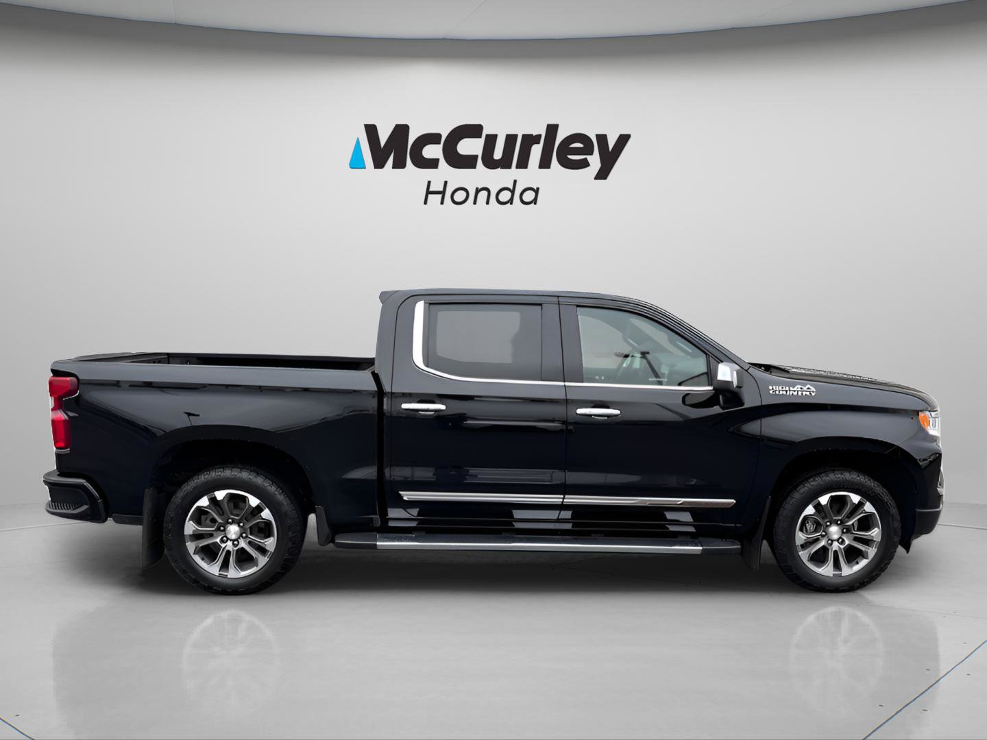 Used 2022 Chevrolet Silverado 1500 High Country image 6