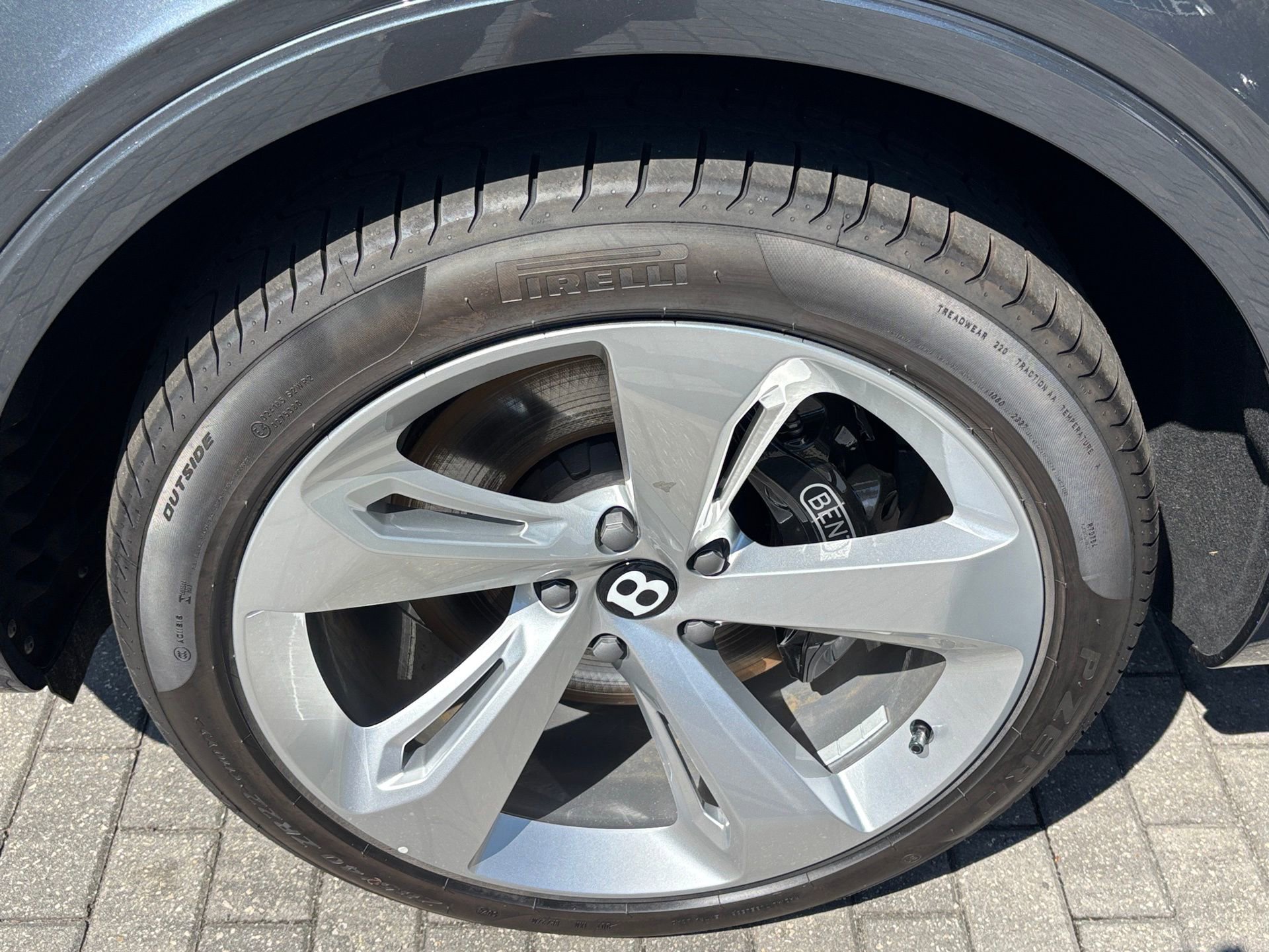 New 2025 Bentley Bentayga Extended Wheelbase image 37