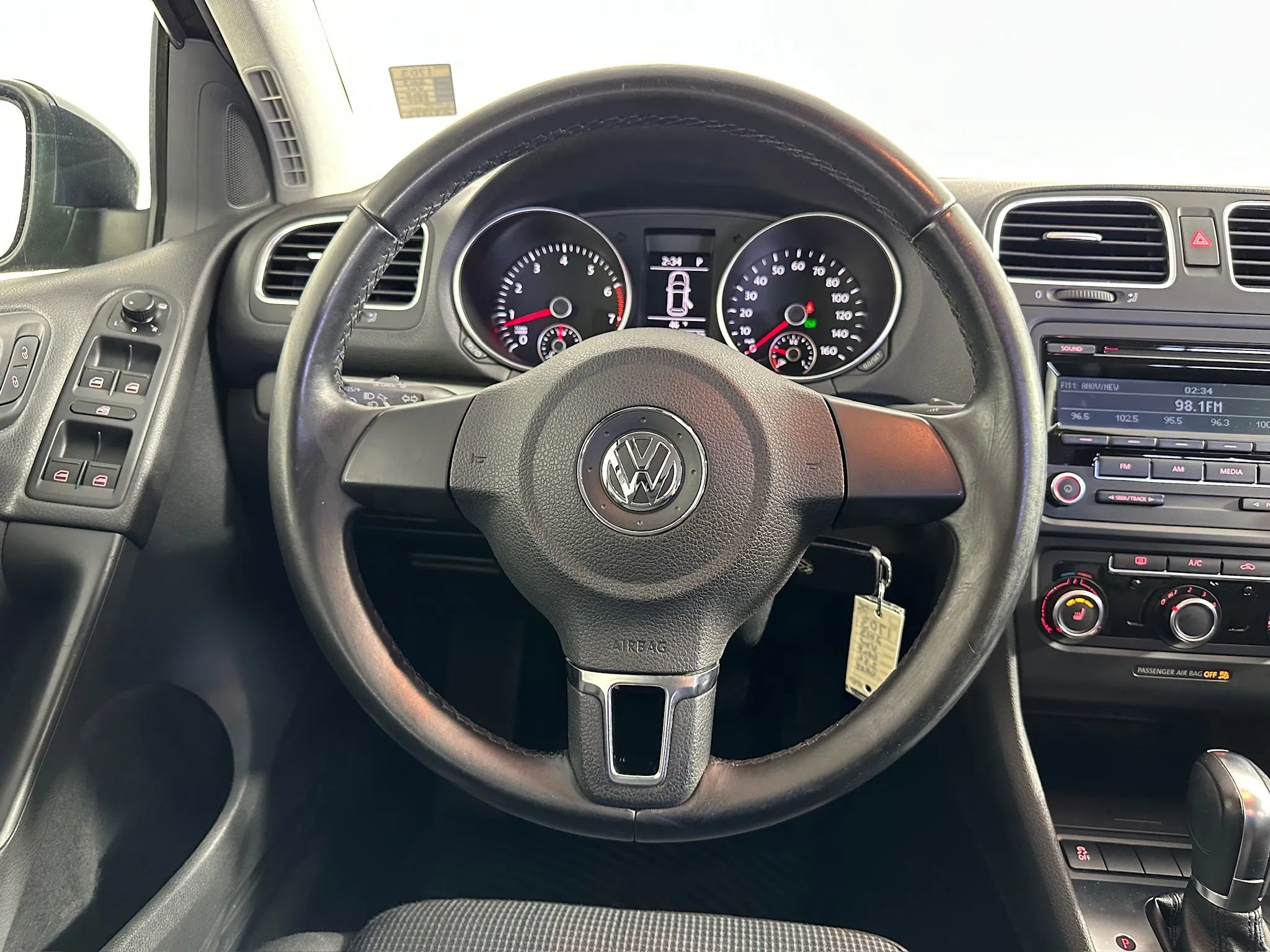 Used 2013 Volkswagen Golf 4-Door FWD image 27