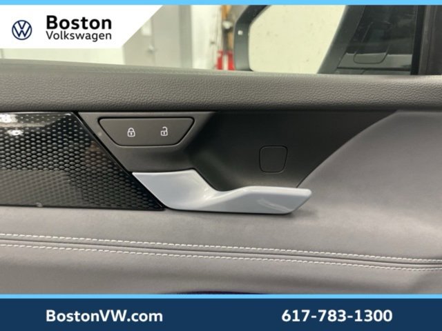 New 2026 Volkswagen Tiguan SE R-Line image 28