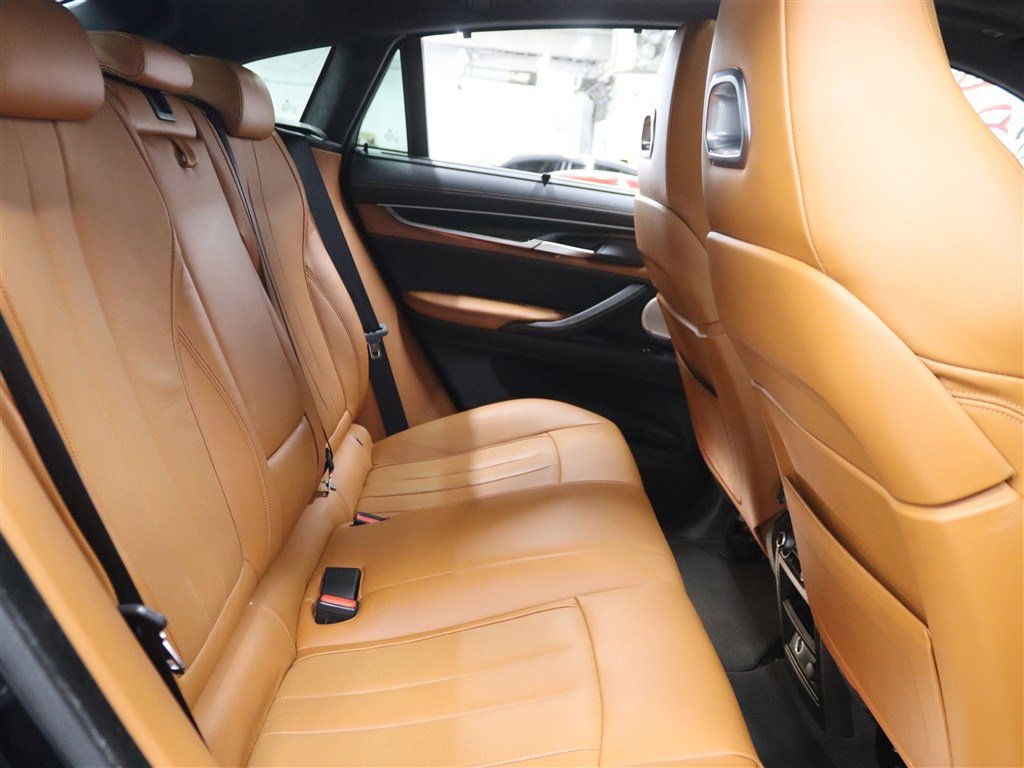 Used 2019 BMW X6 M w/ Executive Package image 19