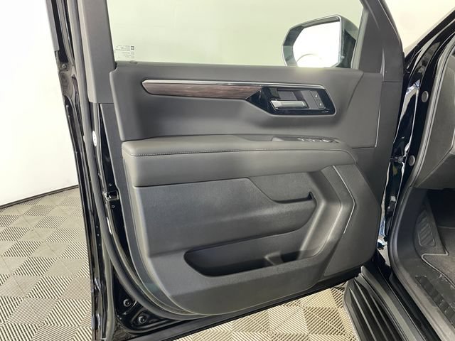 New 2026 Chevrolet Tahoe LS w/ LS Custom Edition AWD/4WD image 13