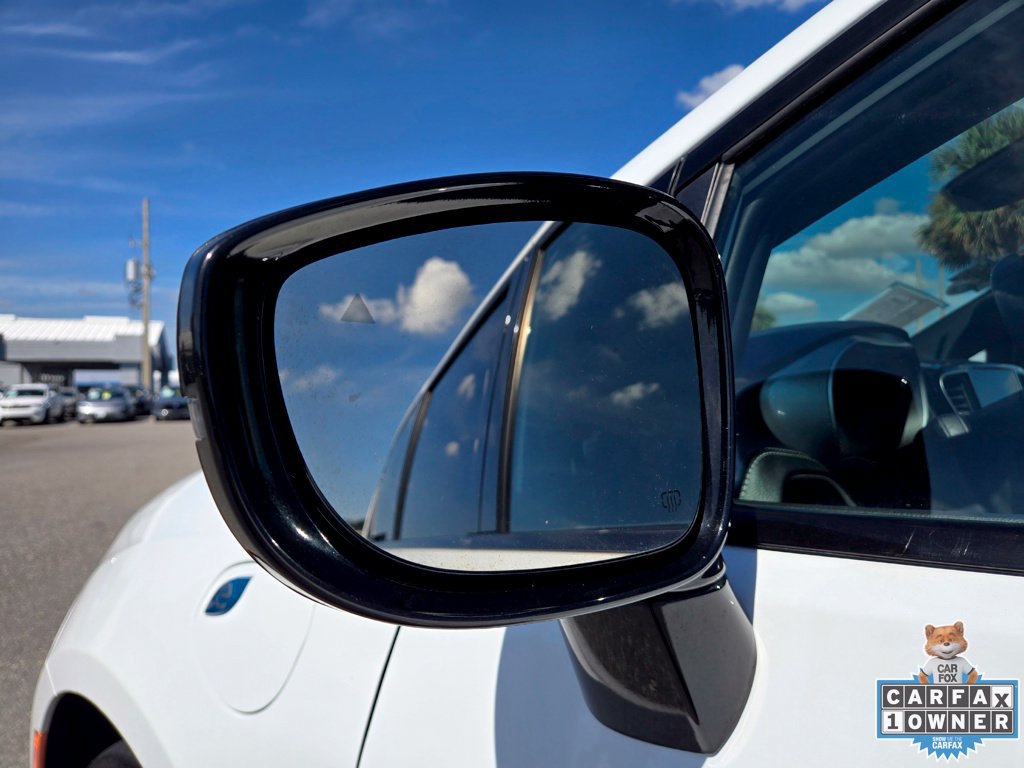 Used 2024 Chrysler Pacifica Limited FWD image 16