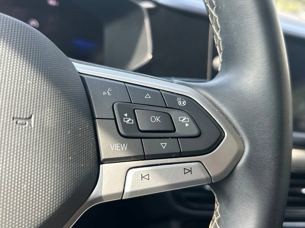 Certified 2023 Volkswagen Taos SE w/ Panoramic Sunroof Package FWD image 21