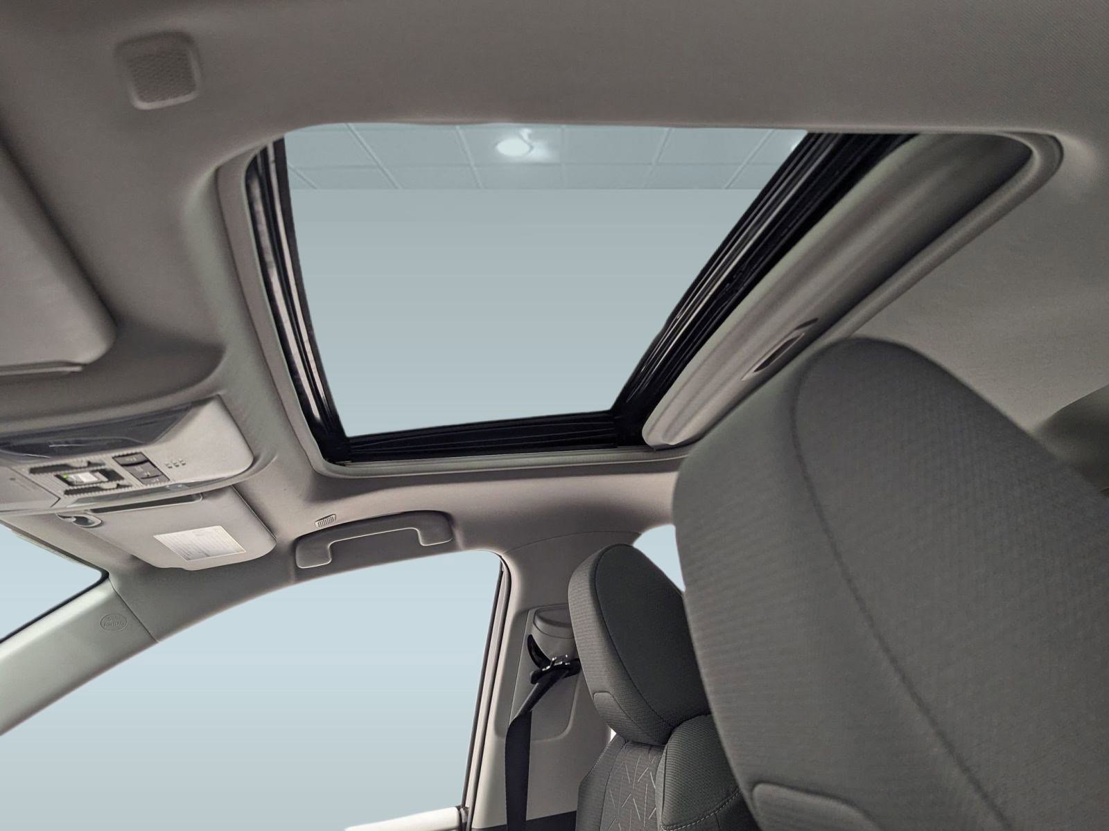 New 2025 Toyota RAV4 XLE image 12