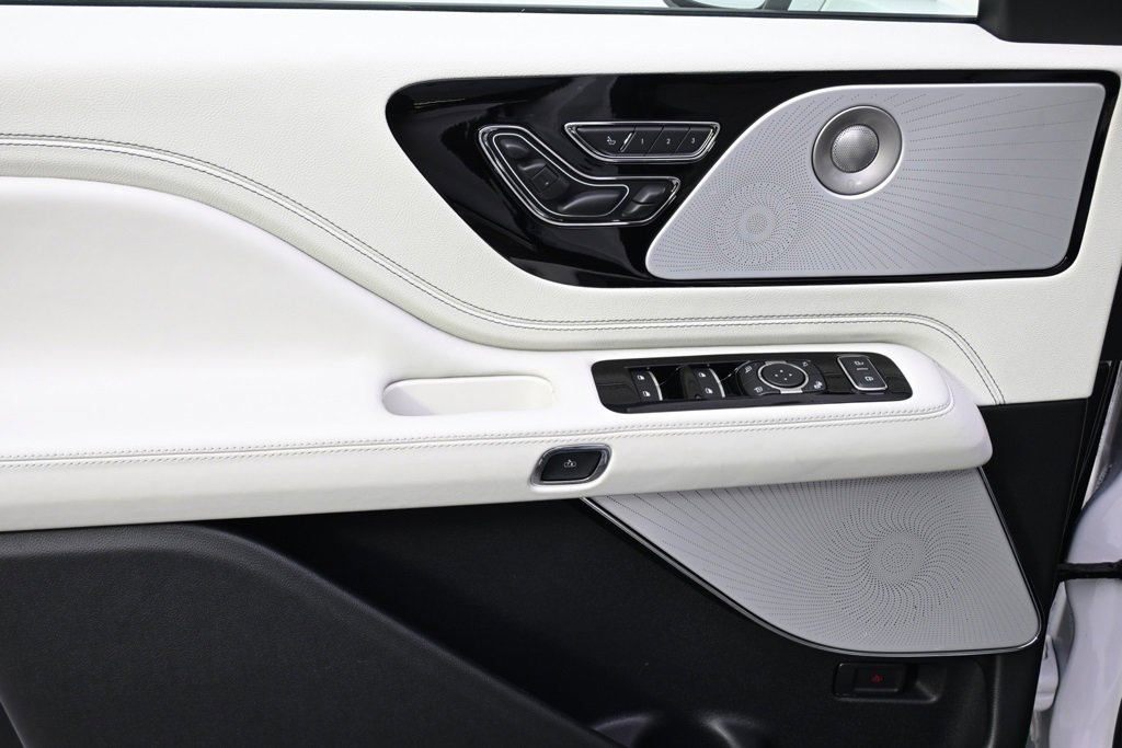 New 2026 Lincoln Aviator Black Label image 23