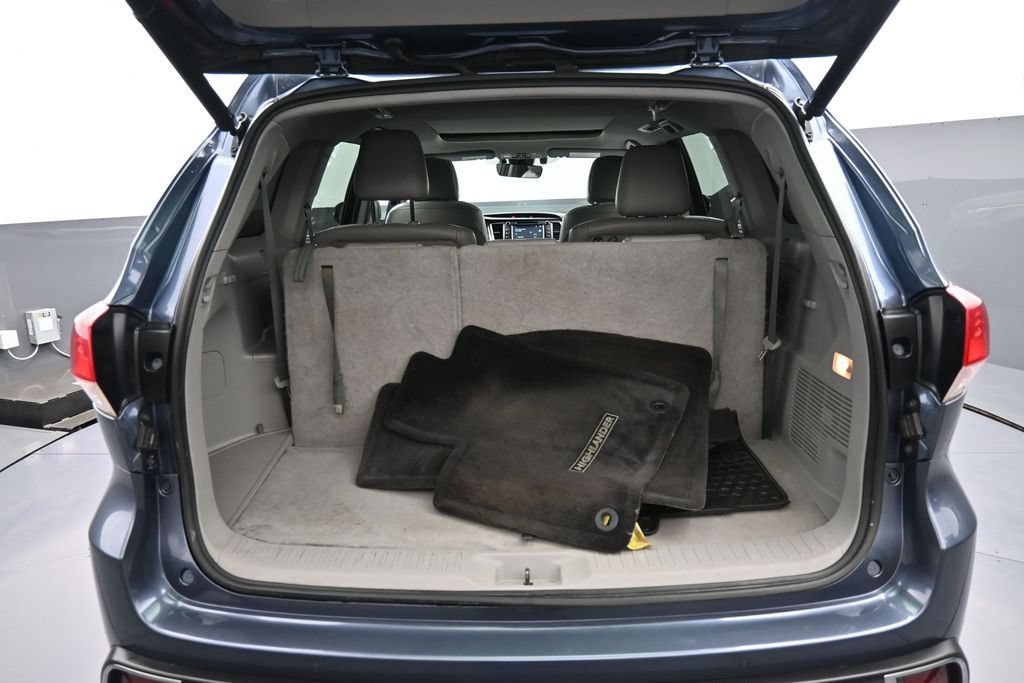 Used 2017 Toyota Highlander Limited Platinum w/ Carpet Mat Package AWD/4WD image 23