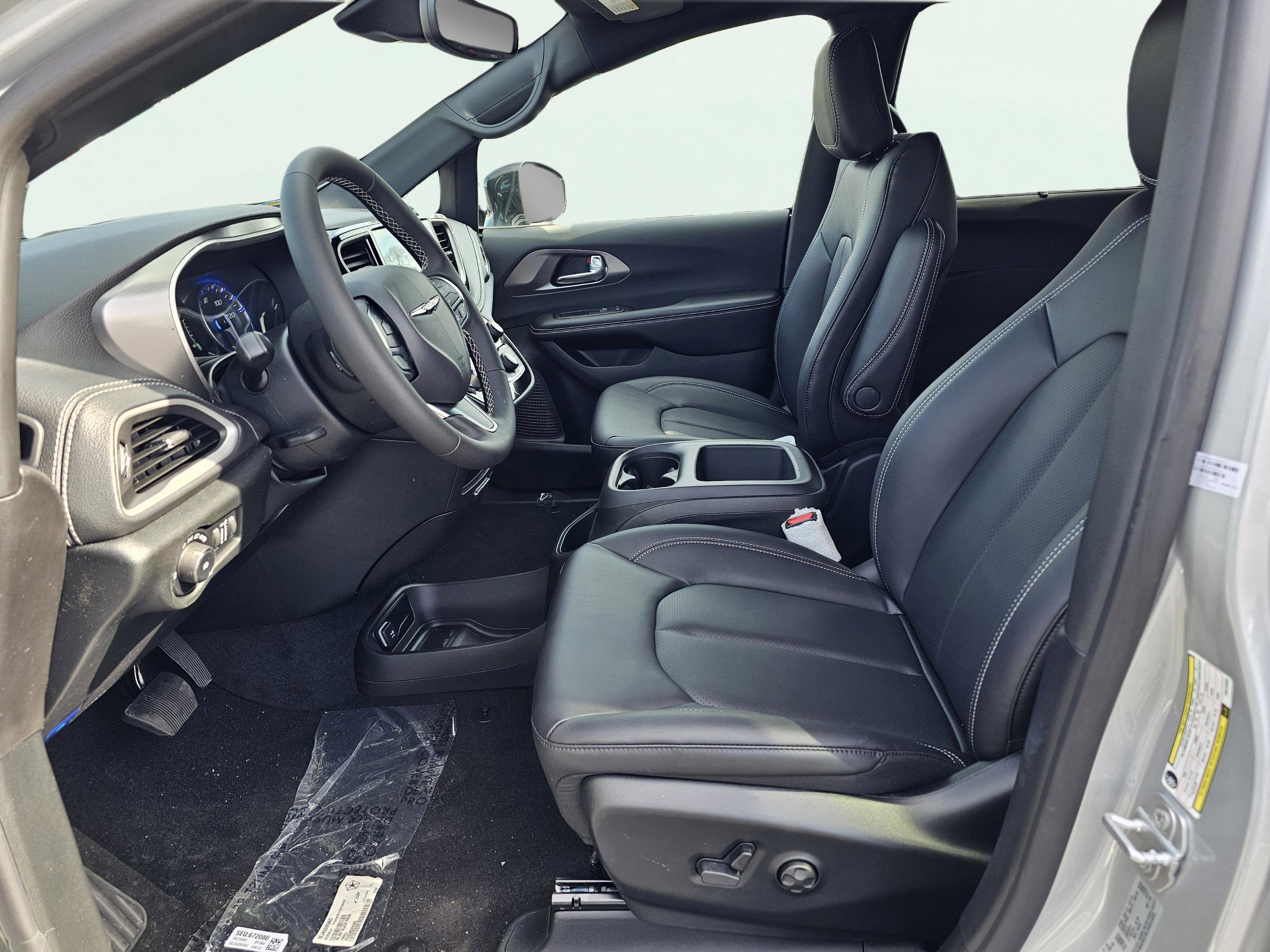 New 2026 Chrysler Pacifica Select image 16