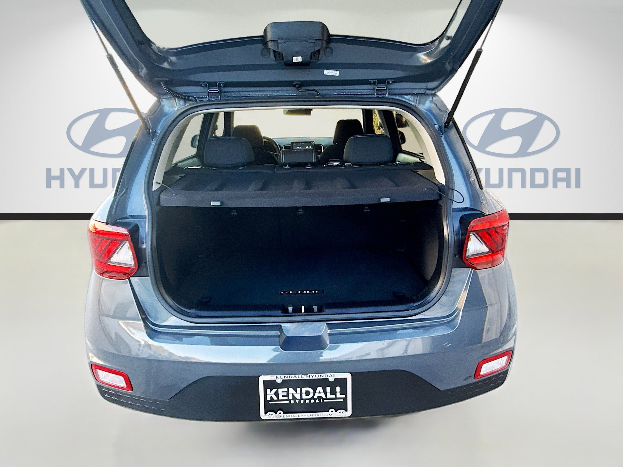 Used 2023 Hyundai Venue SEL image 24