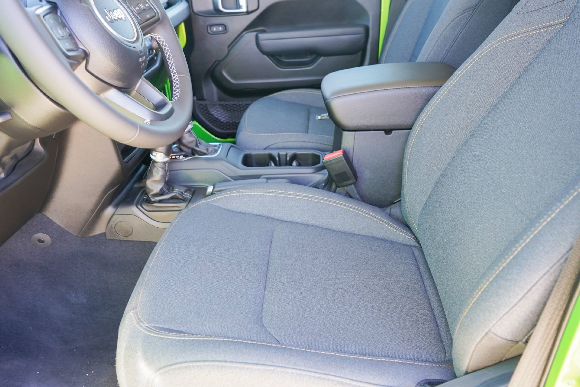 Used 2025 Jeep Wrangler Sport S image 8