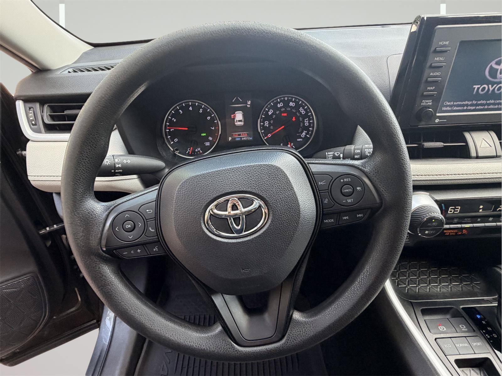 Used 2022 Toyota RAV4 XLE FWD image 24