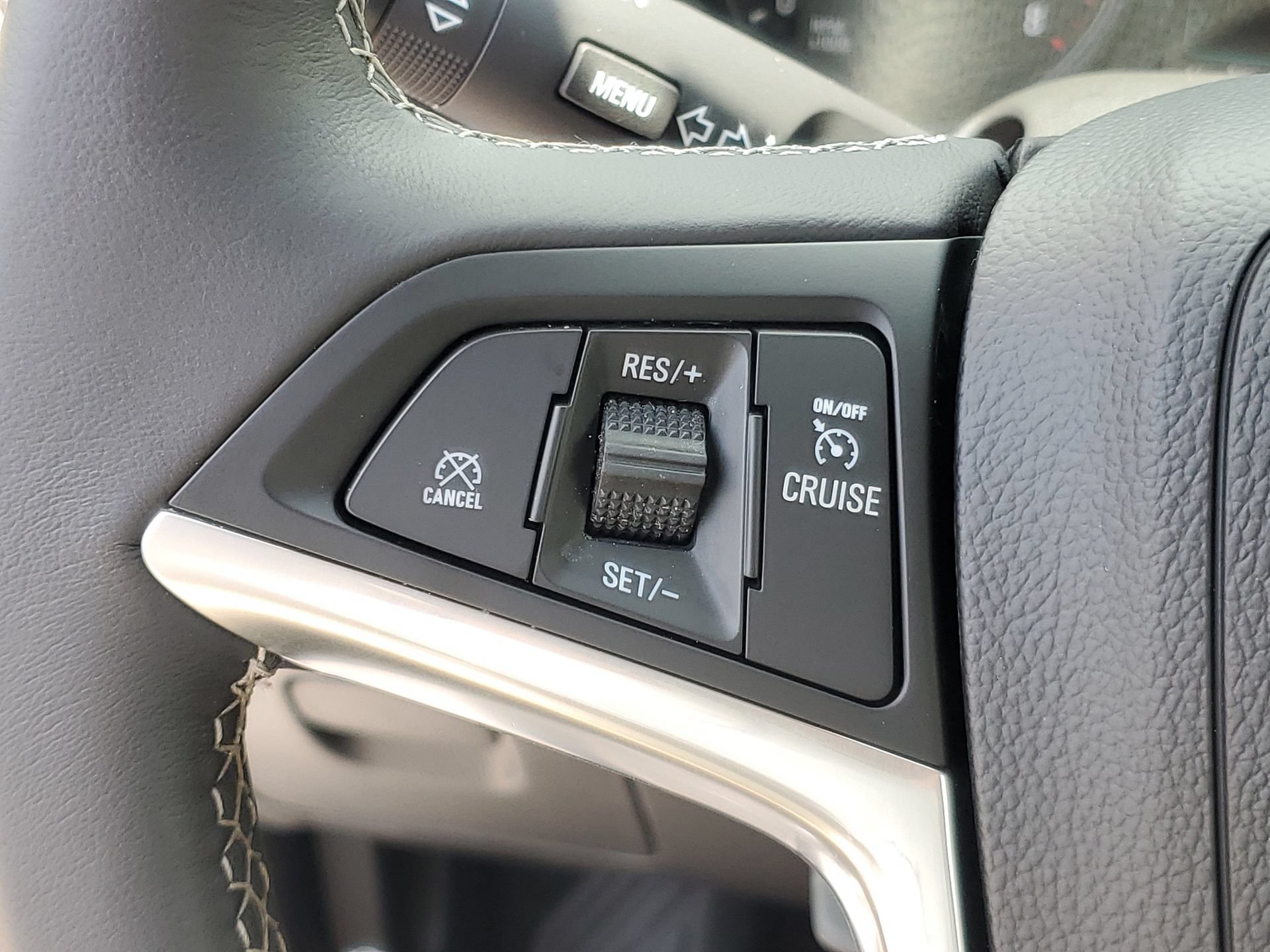 Used 2022 Buick Encore Preferred w/ Safety Package FWD image 21