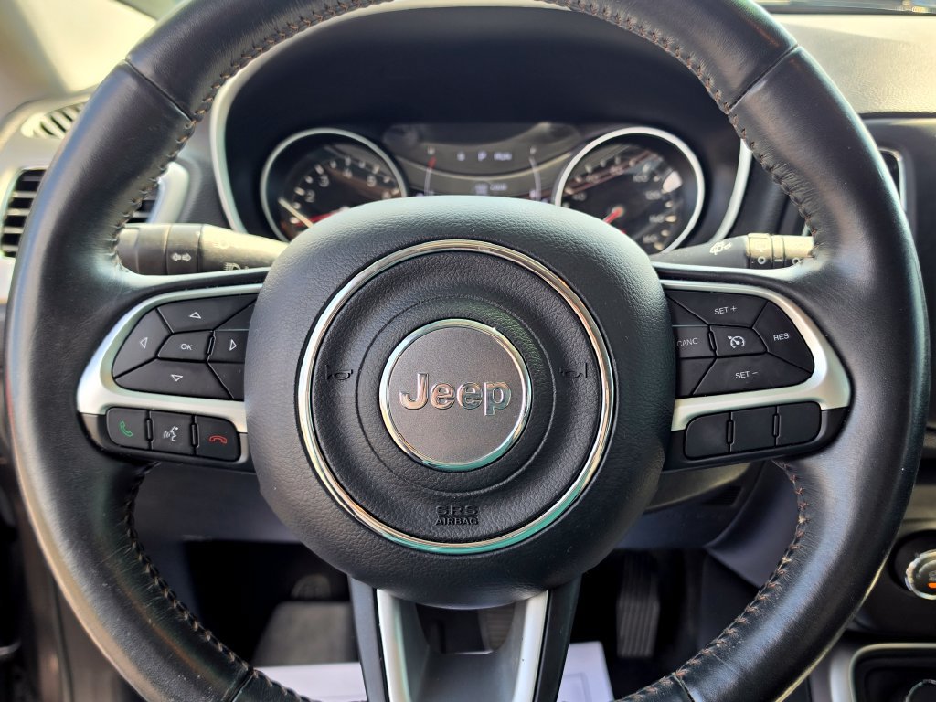 Used 2018 Jeep Compass Latitude AWD/4WD image 16
