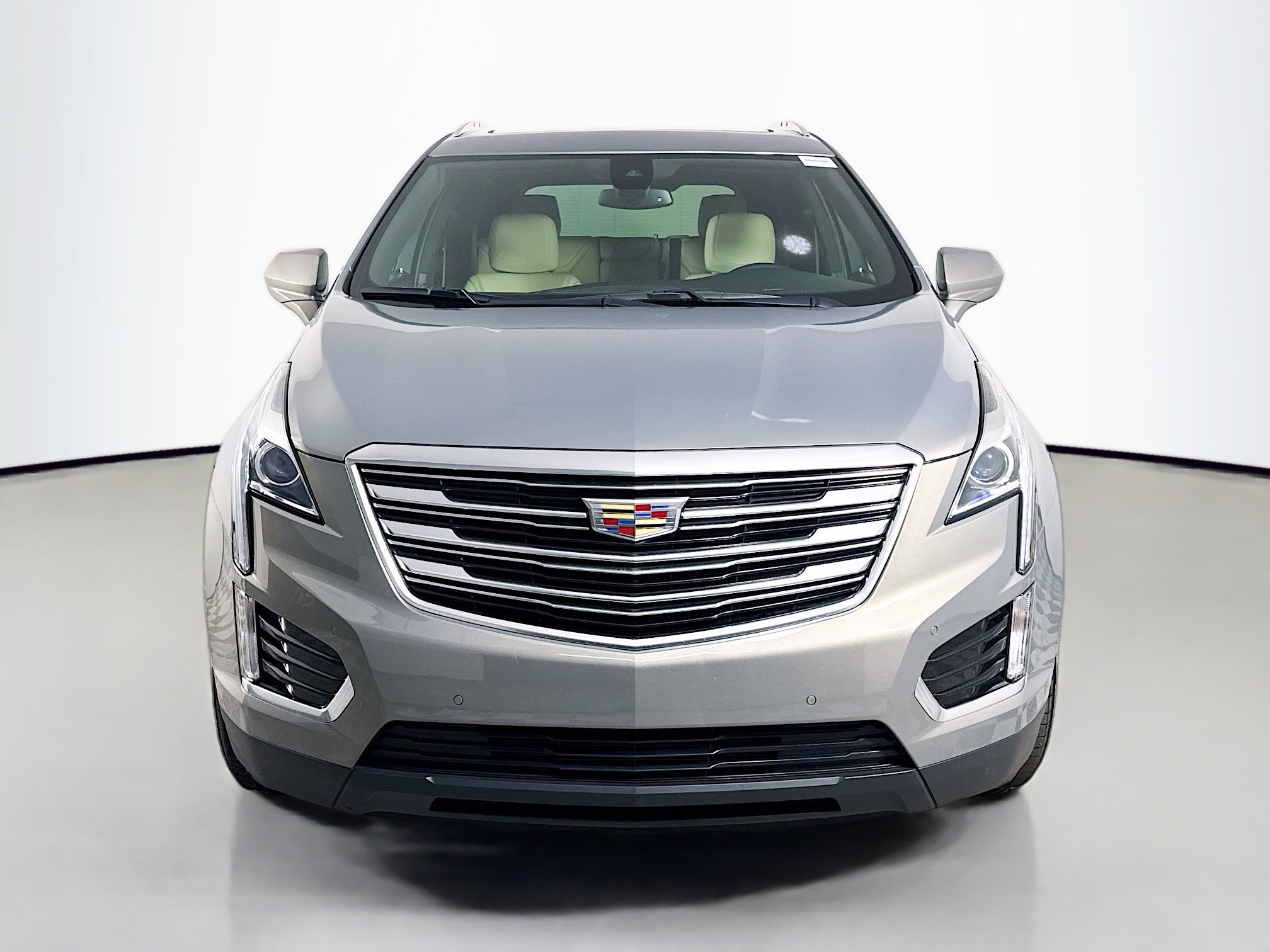 Used 2018 Cadillac XT5 Luxury w/ Driver Awareness Package image 2