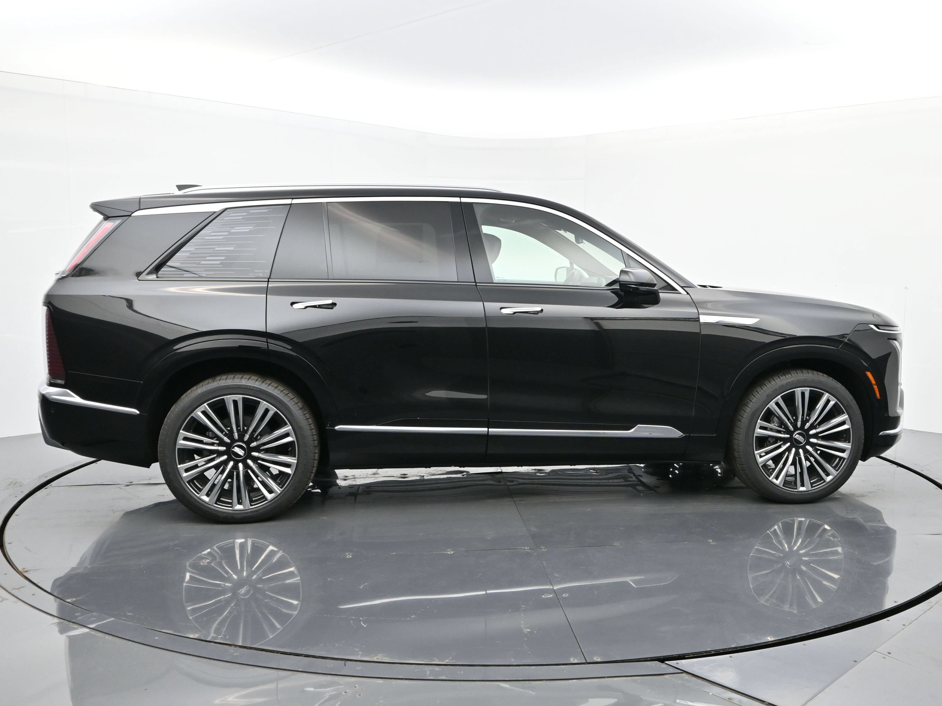 New 2026 Cadillac Vistiq Premium Luxury w/ LPO, Floor Liner Package AWD/4WD image 6
