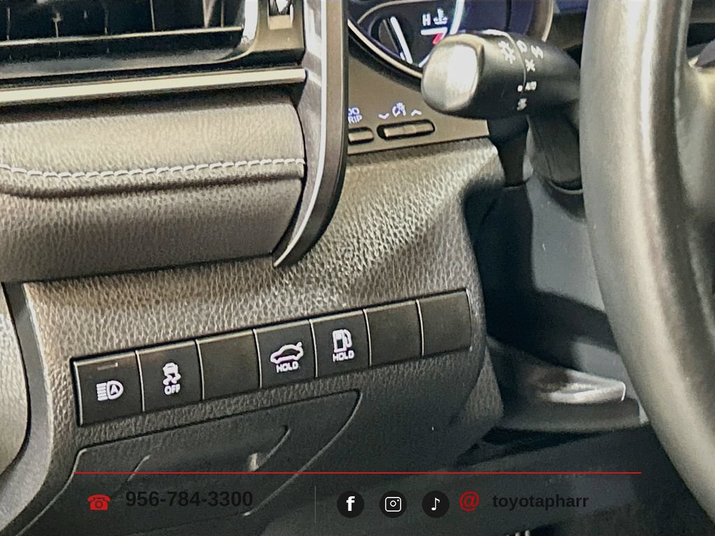 Used 2023 Toyota Camry SE FWD image 9