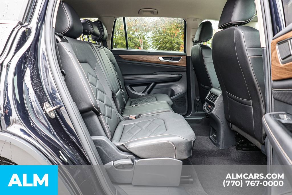 Used 2025 Volkswagen Atlas SE image 24