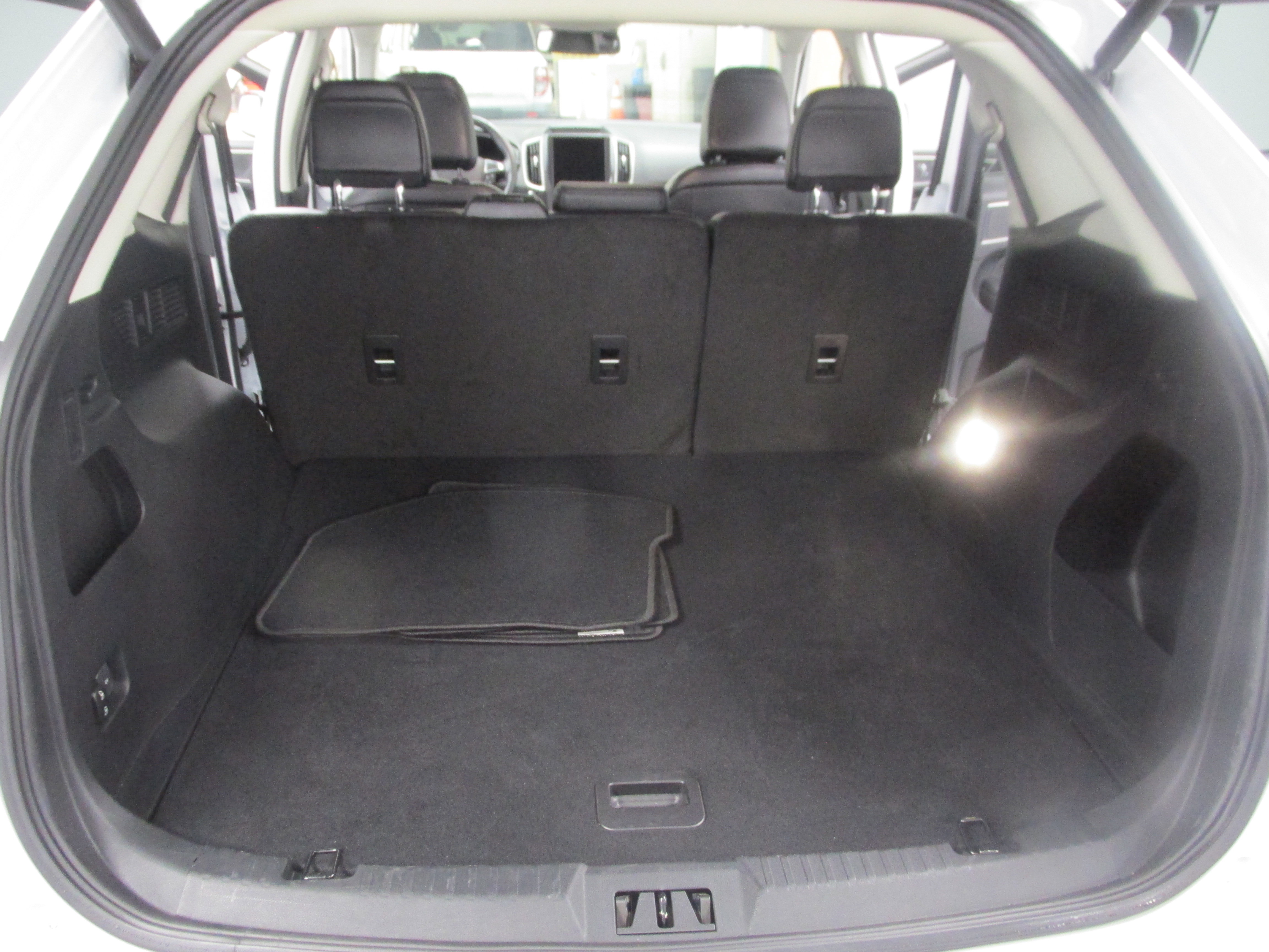 Used 2023 Ford Edge SEL w/ Convenience Package image 22