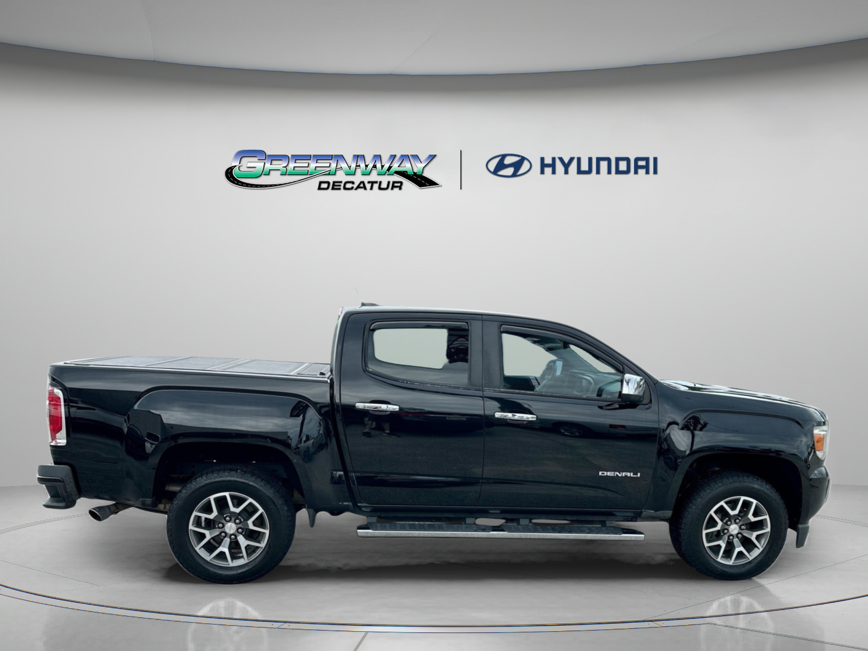 Used 2017 GMC Canyon Denali AWD/4WD image 8