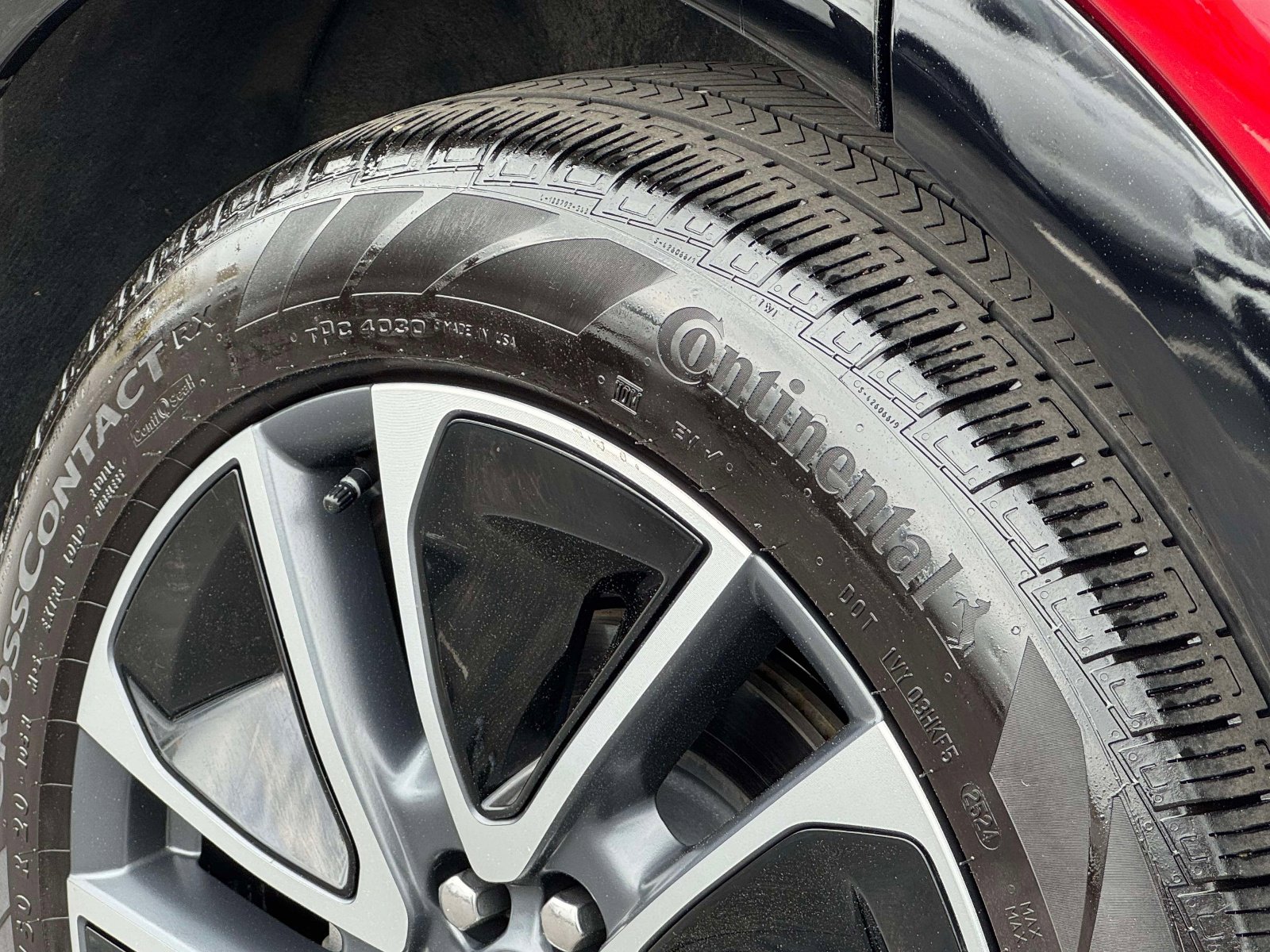 Certified 2025 Cadillac Optiq Sport 2 w/ LPO, Floor Liner Package AWD/4WD image 33