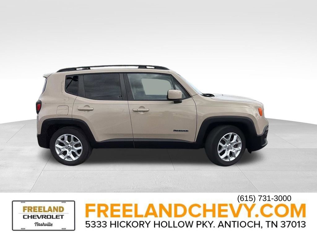 Used 2016 Jeep Renegade Latitude image 2