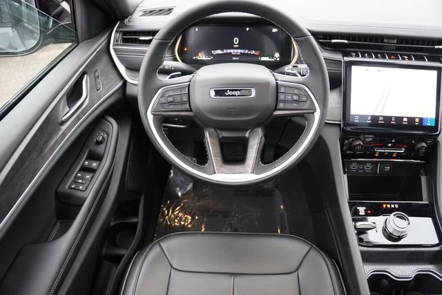 New 2025 Jeep Grand Cherokee L Limited w/ Trailer Tow Package image 15