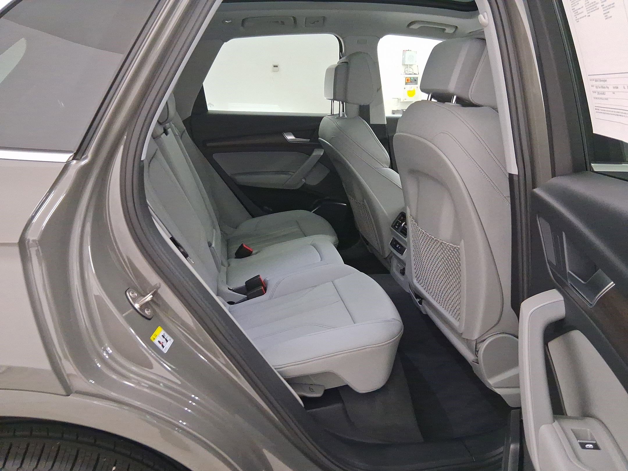 Used 2025 Audi Q5 e Premium image 30