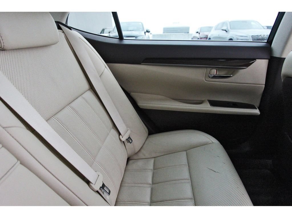 Used 2017 Lexus ES 350 w/ Luxury Package FWD image 11