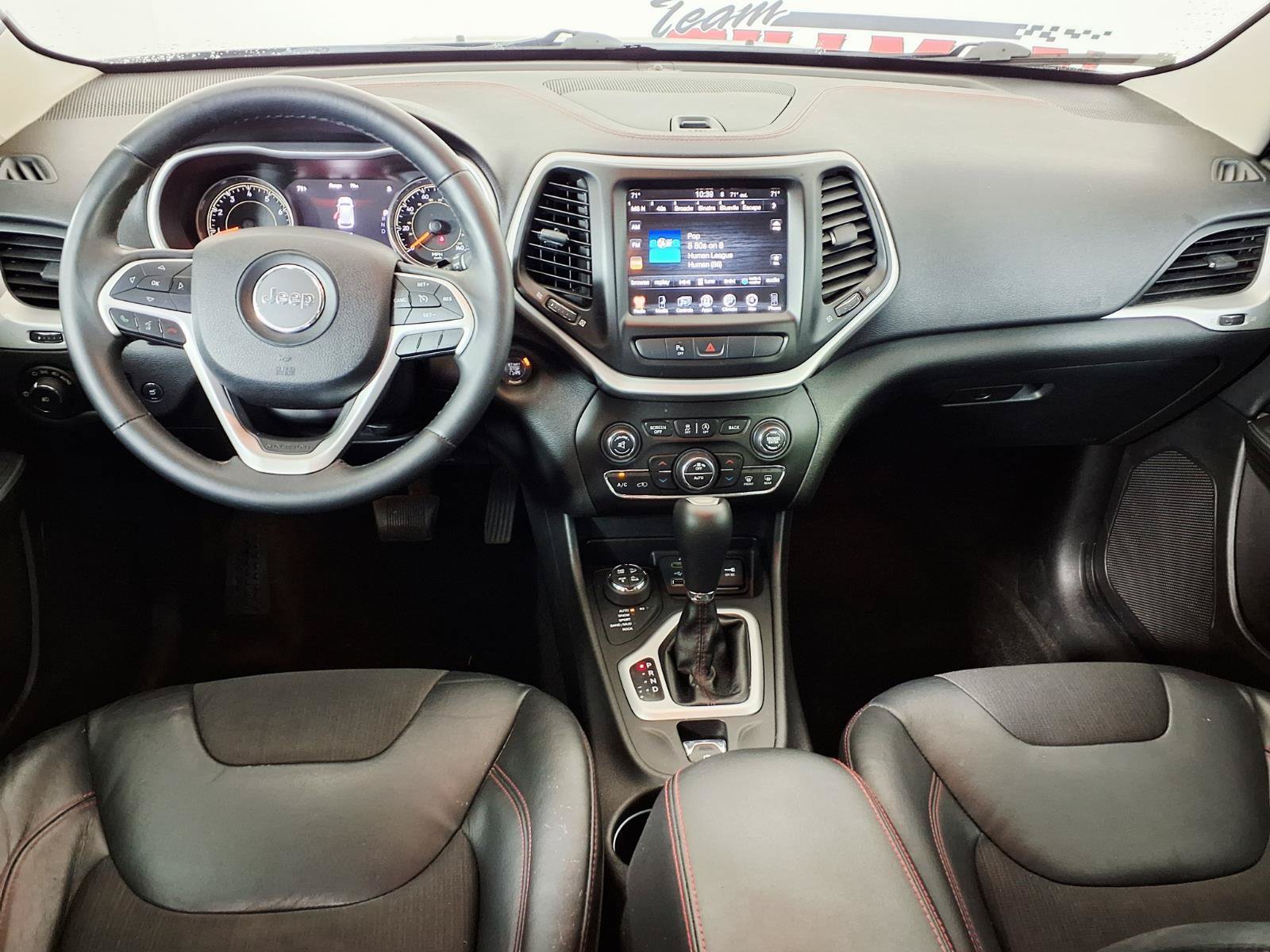 Used 2015 Jeep Cherokee Trailhawk w/ Comfort/Convenience Group AWD/4WD image 12